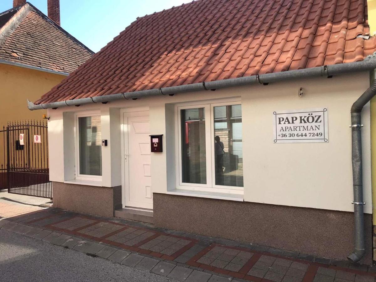 Appartement Pap Koez Apartman à Sárvár Extérieur photo